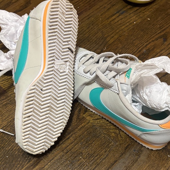 Nike Athletic Shoes in White and Teal - Picture 3 of 8